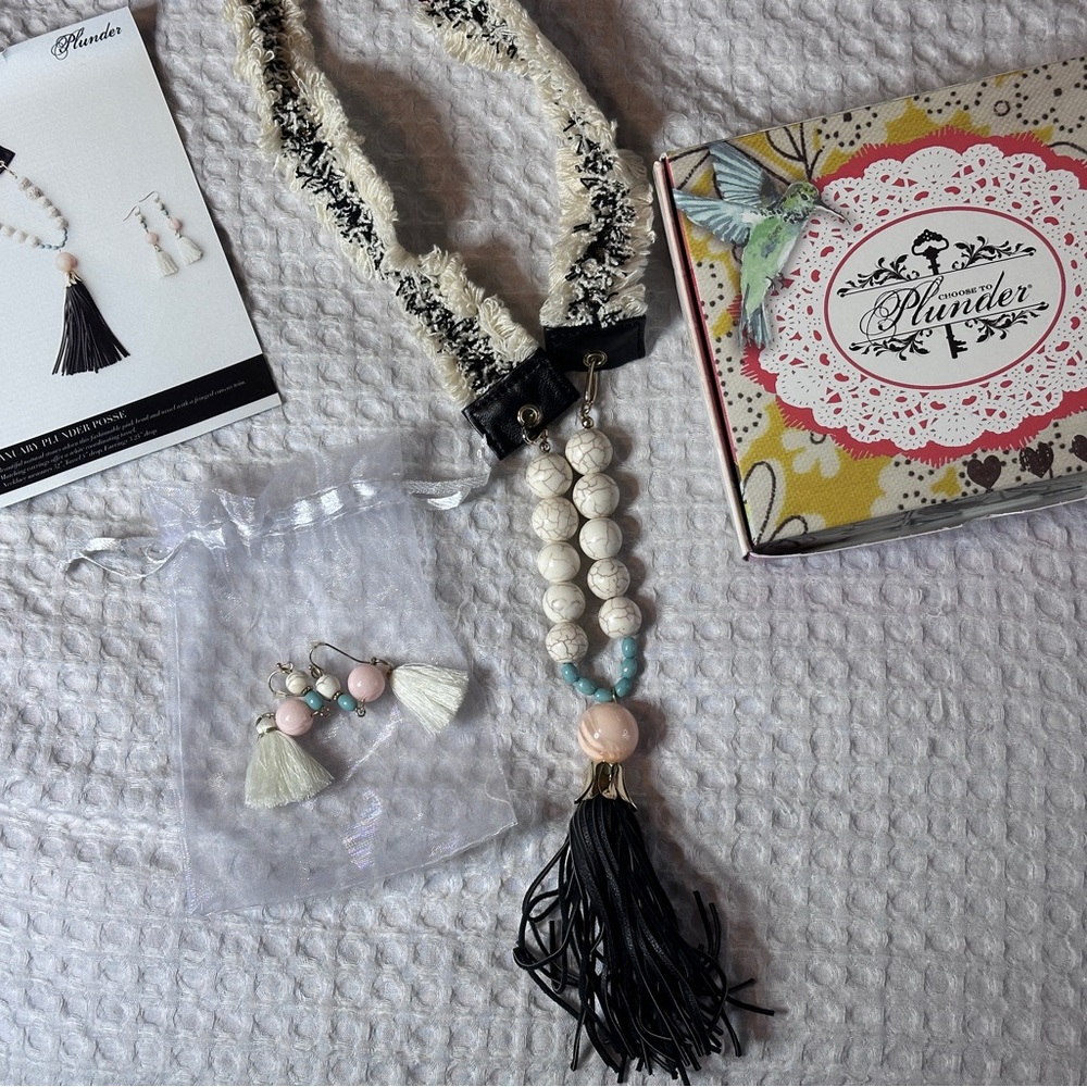 Plunder Beaded Tassel Necklace & Earring Set in Black, White & Pink